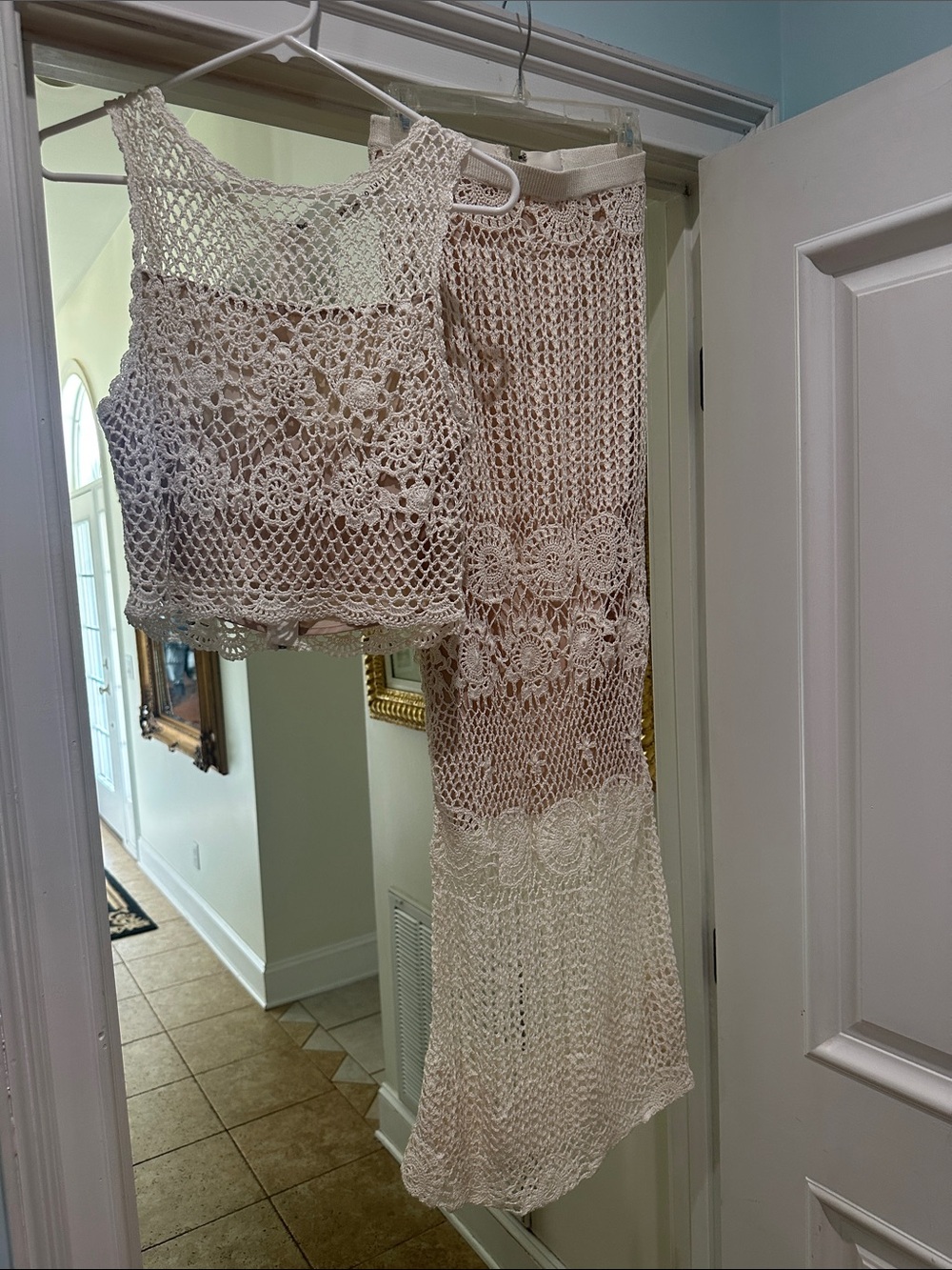 Alice + Olivia Cream Crochet Lace Two-Piece Set